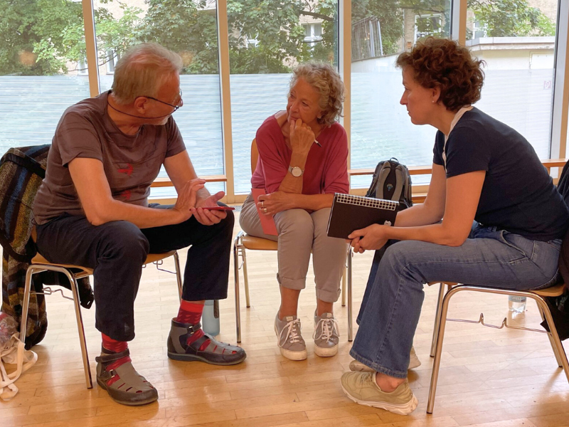 Workshopteilnehmende im Gespräch
